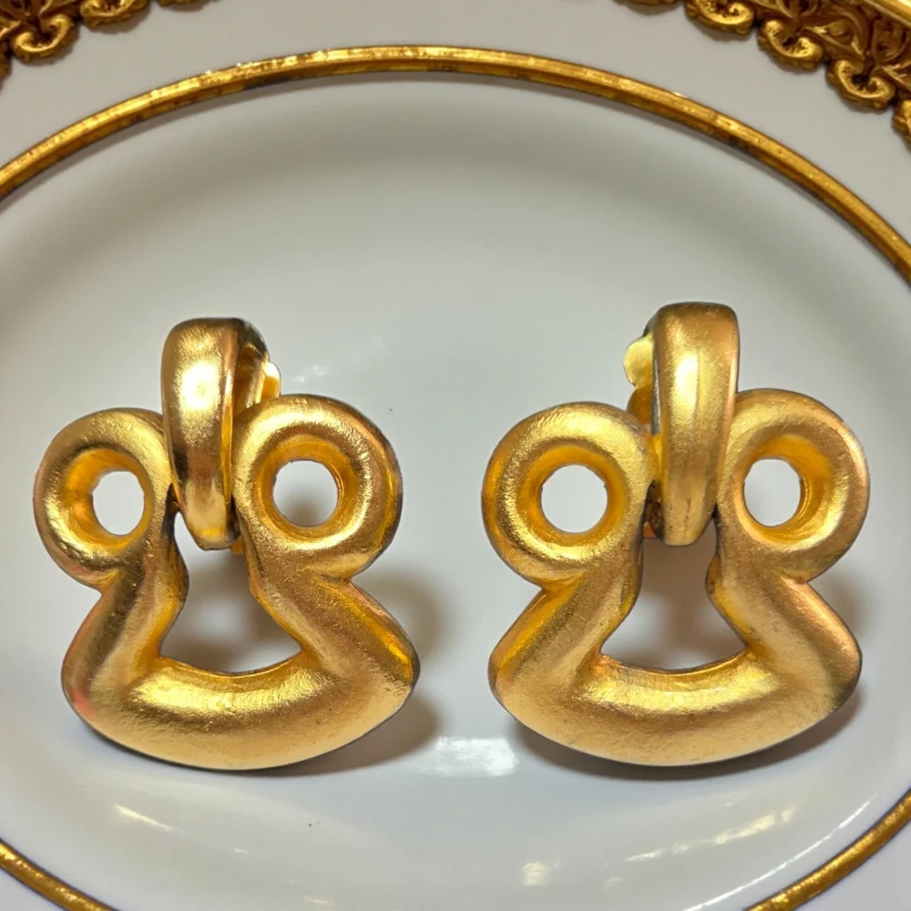 KENNETH LANE Vintage Matte Gold Plated European Architectural Clip-on Earrings